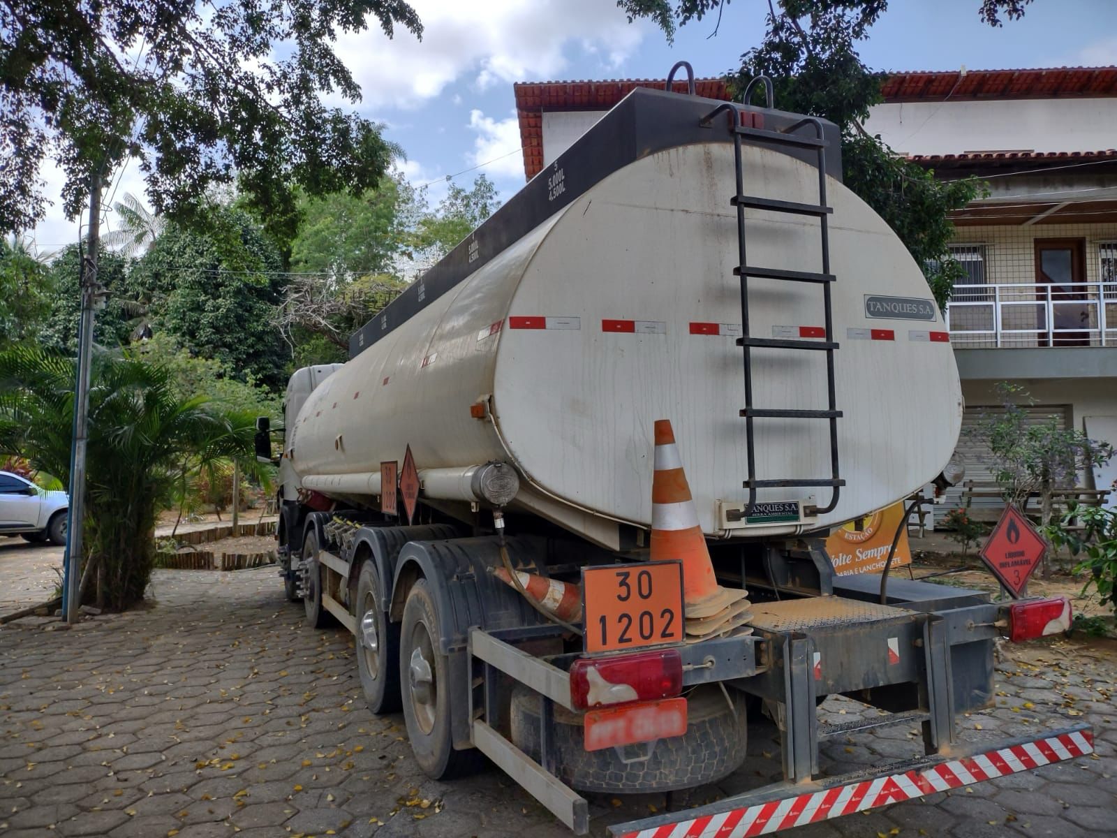 Caminhão que transportava diesel foi fiscalizado durante ação da Receita Estadual