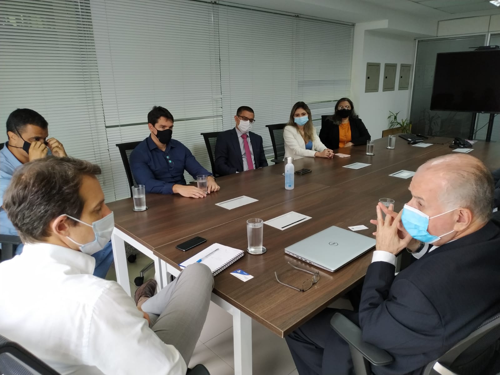 Representantes das duas secretarias em reunião