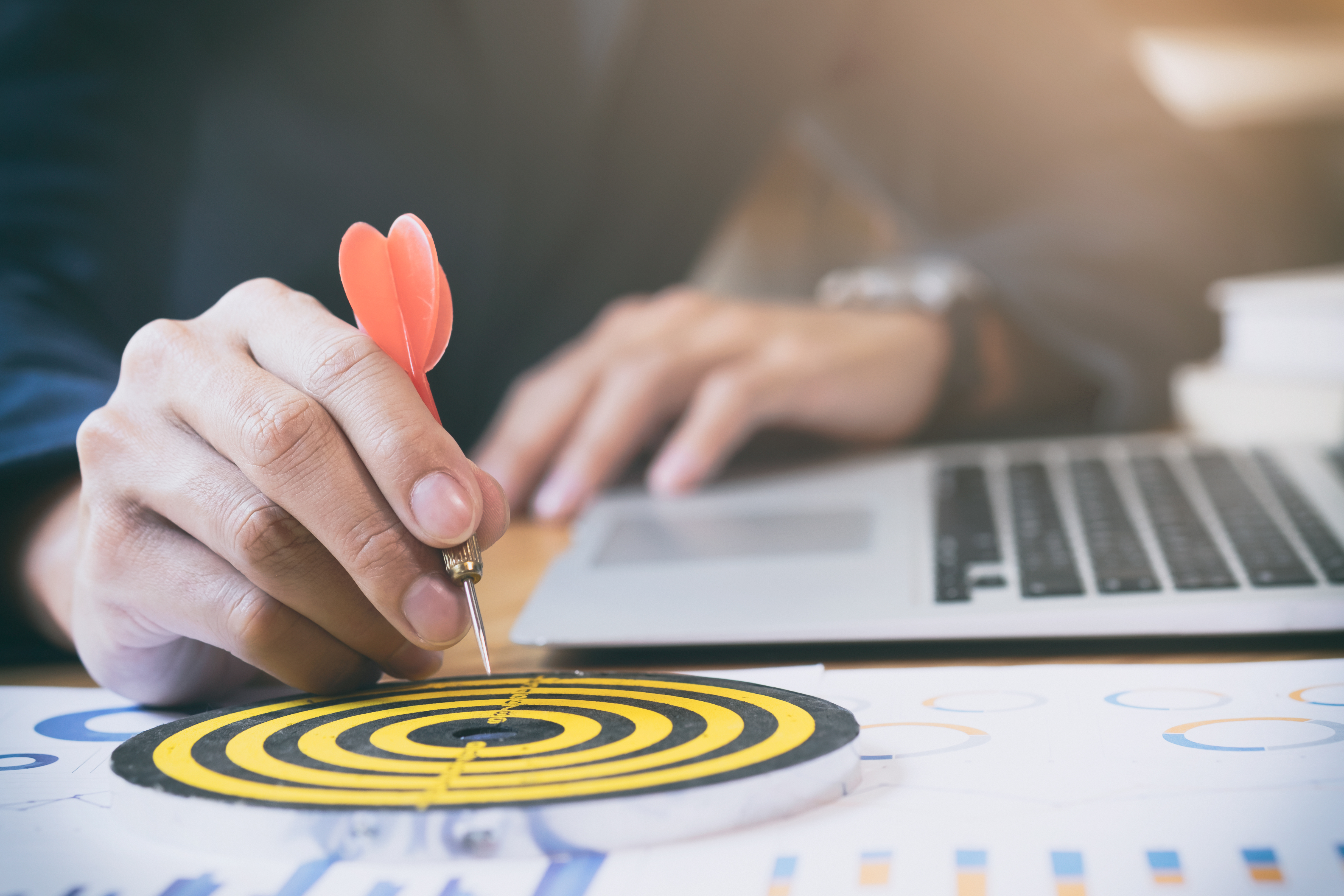 objectivos-de-meta-de-sucesso-estrategico-de-estrategia-de-negocios|||Fotógrafo:Freepik